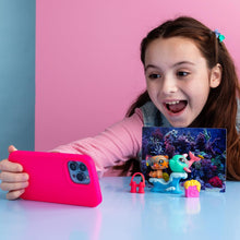 Load image into Gallery viewer, Littlest Pet Shop - Petfluencer Pairs: Shell-Fie Fun, Dolphin &amp; Otter
