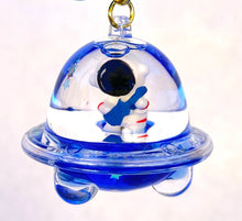 Load image into Gallery viewer, Astronaut Floaty Keychain