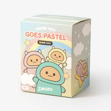 Load image into Gallery viewer, Smoko - Hank Yeti Goes Pastel Blind Box Bag Charm, 1 Count