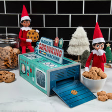 Load image into Gallery viewer, The Elf on the Shelf Insta-Props 2-in-1 Scene Kit - Hot Cocoa Stand and Magic Shrinking Machine Scenes