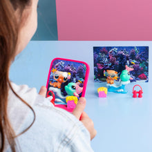 Load image into Gallery viewer, Littlest Pet Shop - Petfluencer Pairs: Shell-Fie Fun, Dolphin &amp; Otter
