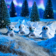 Load image into Gallery viewer, The Elf on the Shelf - Noorah Snow Sculpture Surprise