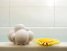 Load image into Gallery viewer, Fat Brain Toys - MOLUK Plui Weather Set - Rain Cloud and Sun Brush - Bathtub Toy