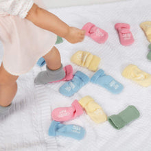Load image into Gallery viewer, Stephan Baby Non-Skid Silly Socks with Cute Sayings, Ready Set Go, Fits 3-12 Months