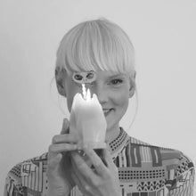 Load image into Gallery viewer, PyroPet Einar White Scented Candle Mandarin, Cinnamon and Vanilla