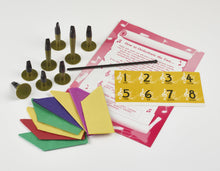 Load image into Gallery viewer, Robin Reed English Holiday Christmas Crackers - Concerto Fanfare, 8 Count