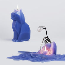 Load image into Gallery viewer, PyroPet Kisa Candle: Purple - Unscented